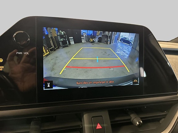 Lexus UX250h 15 of 24