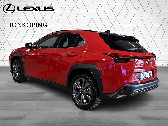 Lexus UX250h 4 of 24