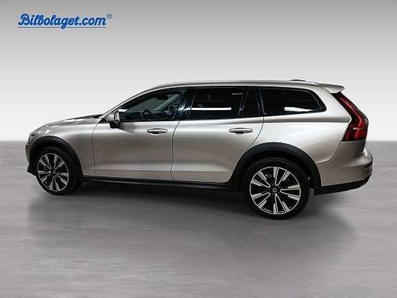 Volvo V60 Cross Country 4 of 5
