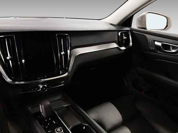 Volvo V60 Cross Country 13 of 13