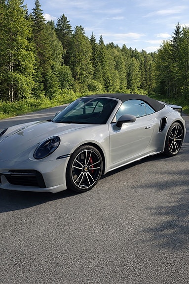 Porsche 911 Turbo 2 of 4