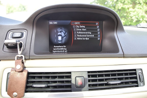 Volvo S80 13 of 26