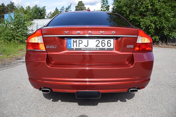 Volvo S80 4 of 5