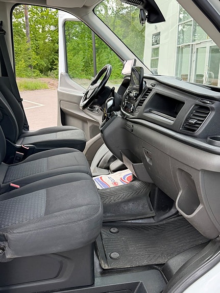 Ford Transit 9 of 18