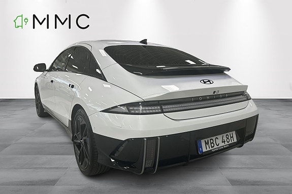 Hyundai Ioniq 6 2 of 5