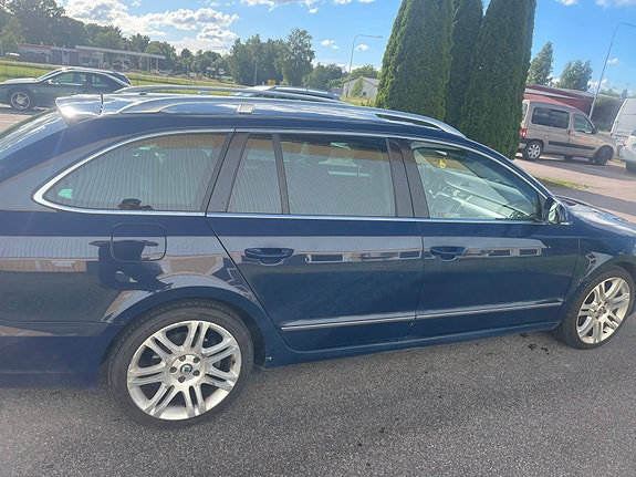 Skoda Superb 3 of 5