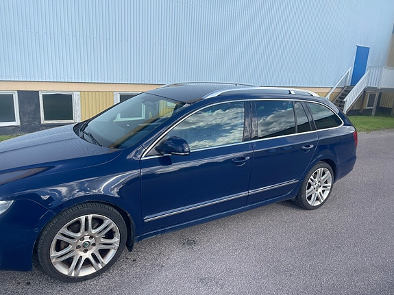 Skoda Superb 2 of 5