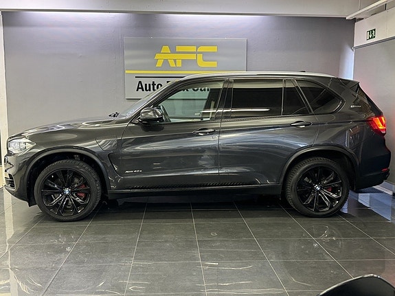BMW X5 2 of 5