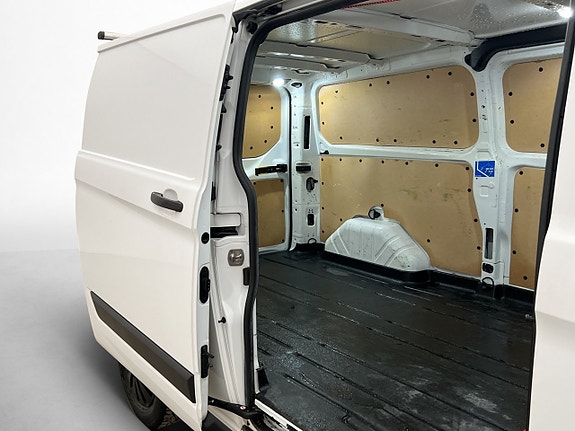Ford Transit Custom 12 of 23