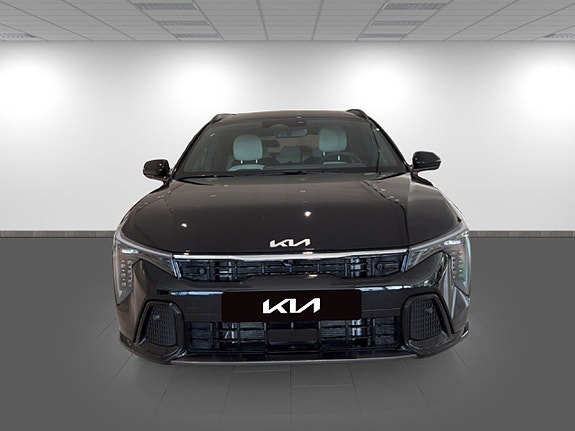 Kia K4 2 of 5