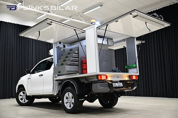 Toyota HiLux 6 of 30