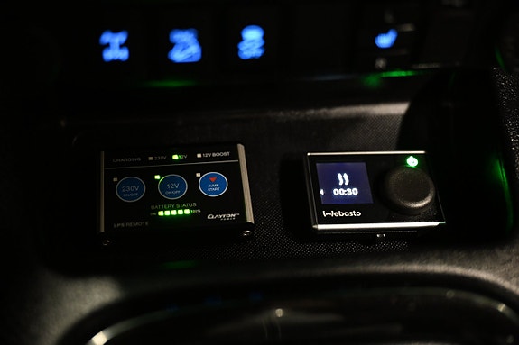 Toyota HiLux 23 of 30
