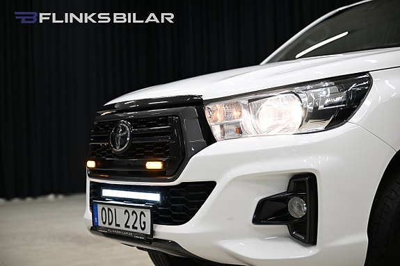 Toyota HiLux 19 of 30