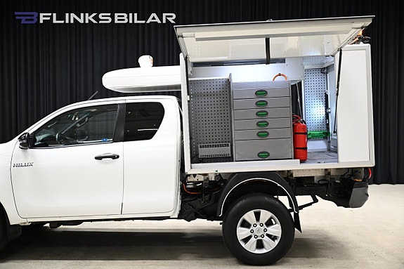 Toyota HiLux 4 of 30