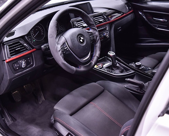 BMW 320d 11 of 14