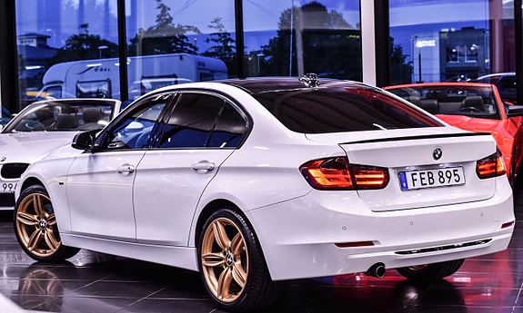 BMW 320d 3 of 5