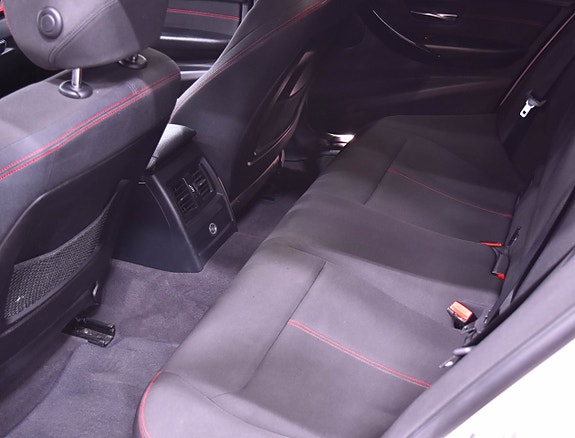 BMW 320d 13 of 14