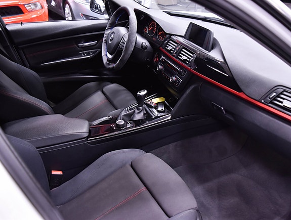 BMW 320d 12 of 14