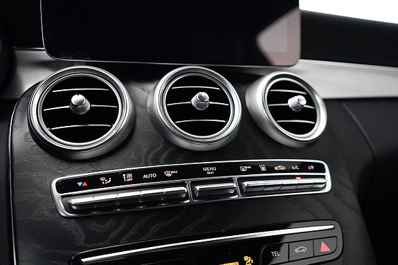 Mercedes-Benz C200 14 of 26