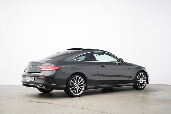 Mercedes-Benz C200 24 of 26