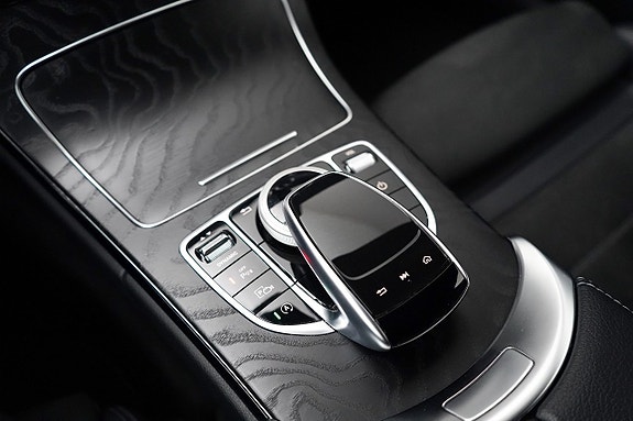 Mercedes-Benz C200 16 of 26