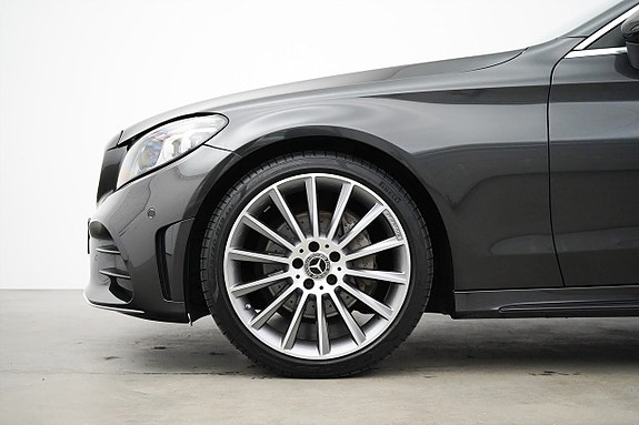 Mercedes-Benz C200 2 of 5