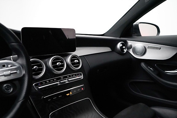 Mercedes-Benz C200 10 of 26