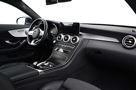 Mercedes-Benz C200 19 of 26