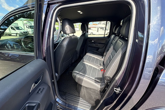 Volkswagen Amarok 10 of 12