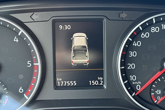 Volkswagen Amarok 12 of 12