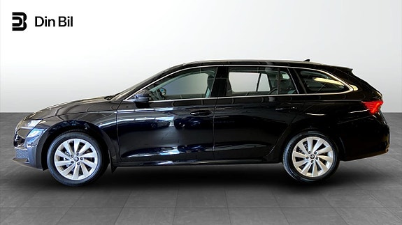 Skoda Octavia 2 of 5