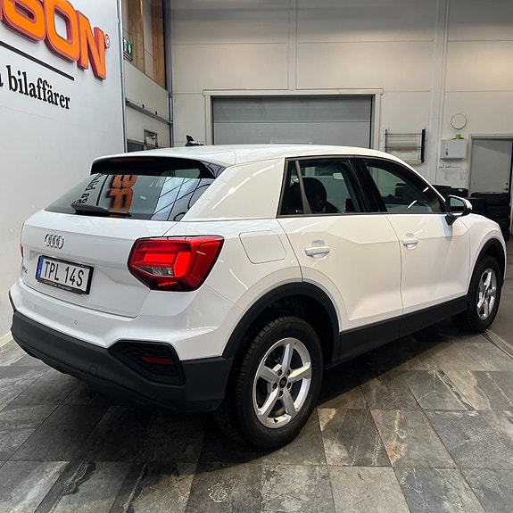Audi Q2 4 of 5