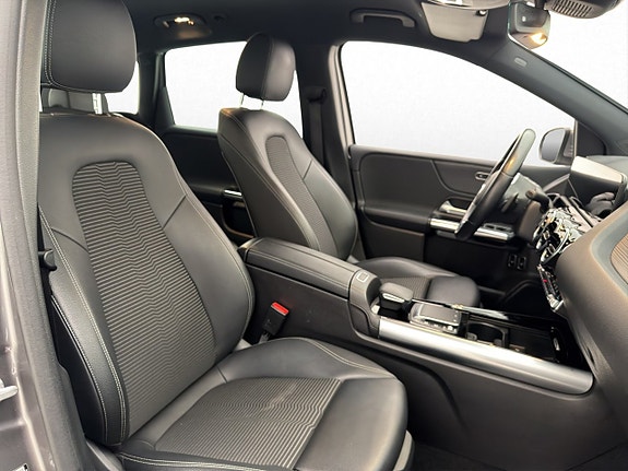 Mercedes-Benz B250 e 9 of 30