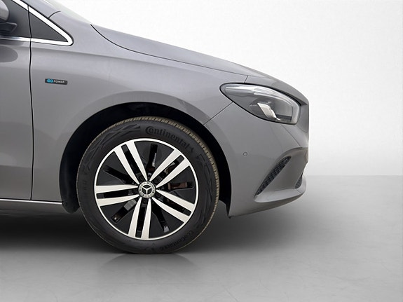 Mercedes-Benz B250 e 30 of 30