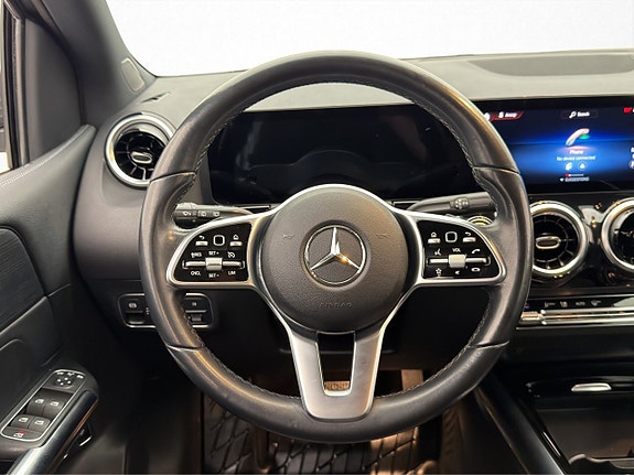 Mercedes-Benz B250 e 11 of 30