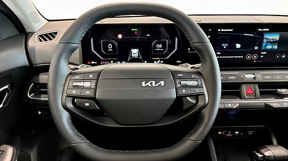 Kia K4 10 of 13
