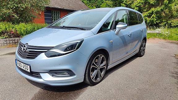 Opel Zafira Tourer 2 of 5