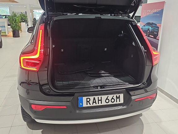 Volvo XC40 13 of 14