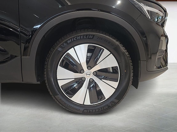 Volvo XC40 9 of 14