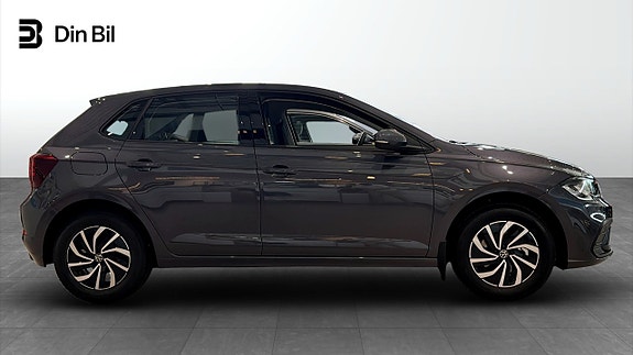 Volkswagen Polo 2 of 5