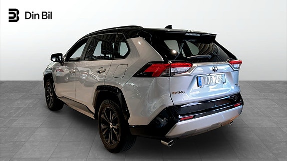 Toyota RAV4 3 of 5