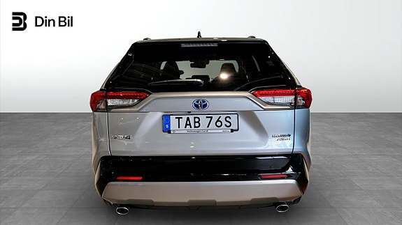 Toyota RAV4 5 of 5