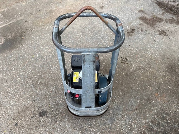 SWEPAC FR 85 Markvibrator – 88 kg – Bensin – Klar för arbete 3 of 4
