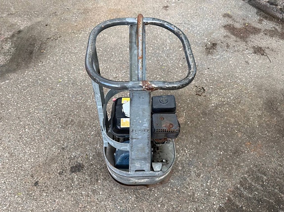 SWEPAC FR 85 Markvibrator – 88 kg – Bensin – Klar för arbete 4 of 4