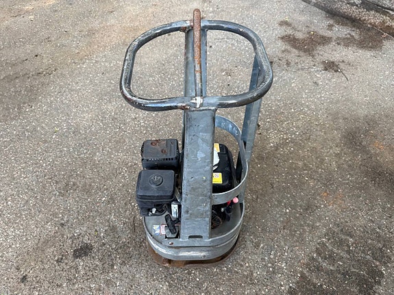 SWEPAC FR 85 Markvibrator – 88 kg – Bensin – Klar för arbete 2 of 4