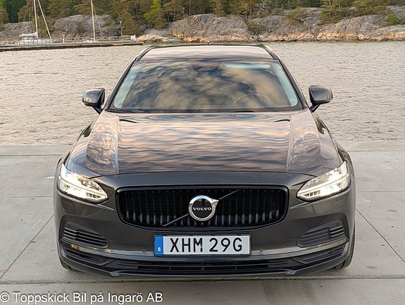 Volvo V90 2 of 5