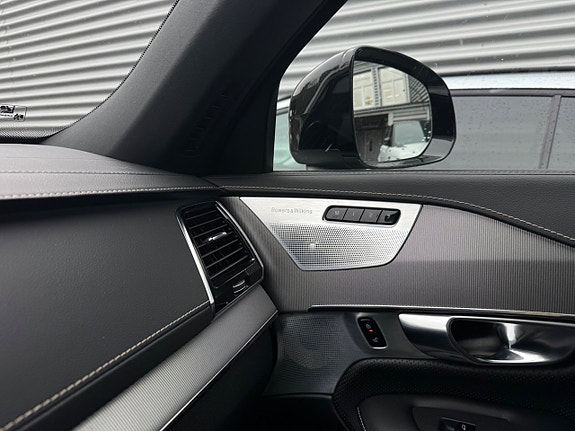 Volvo XC90 22 of 30