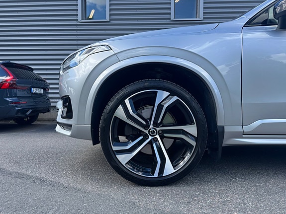 Volvo XC90 6 of 28