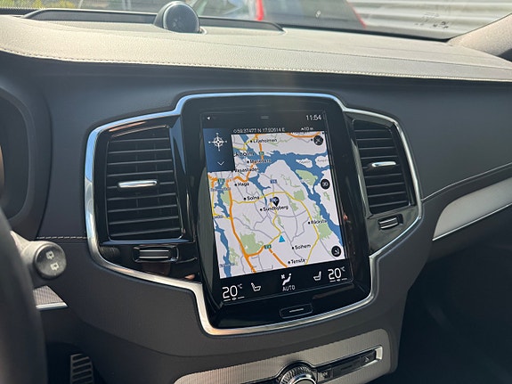 Volvo XC90 20 of 28