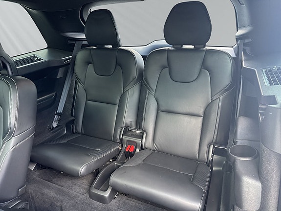 Volvo XC90 12 of 28